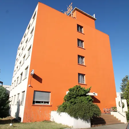 Hotel Adonis Lyon Est Artys 3*