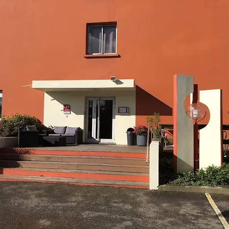 Hotel Adonis Lyon Est Artys 3*