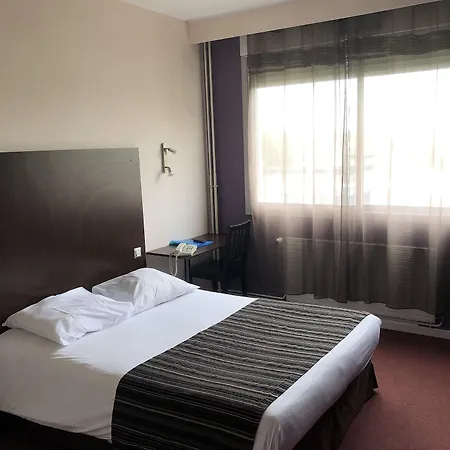 Adonis Lyon Est Artys Hotel 3*