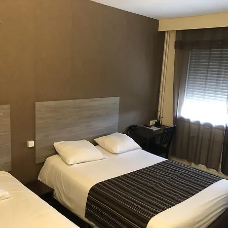 Adonis Lyon Est Artys Hotel