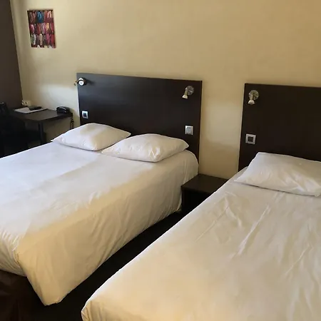 Hotel Adonis Lyon Est Artys 3*