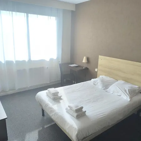 Adonis Lyon Est Artys Hotel