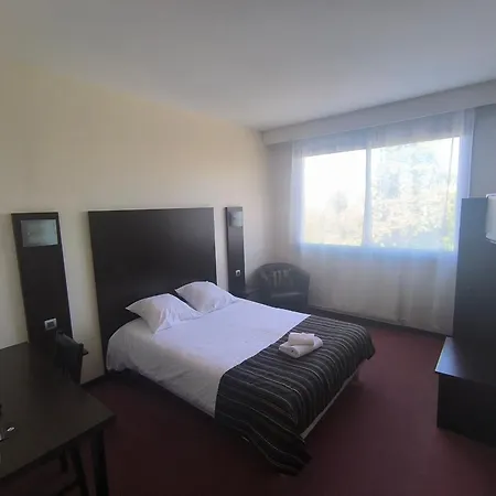 Hotel Adonis Lyon Est Artys 3*