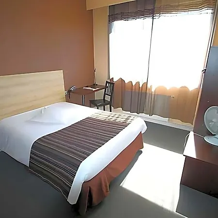 Adonis Lyon Est Artys Hotel