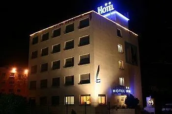 Adonis Lyon Est Artys Hotel